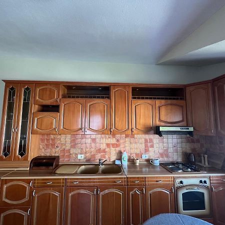 Villa Sokoli, Enjoy Sunset At This Spacious Apartment Tirana Eksteriør billede