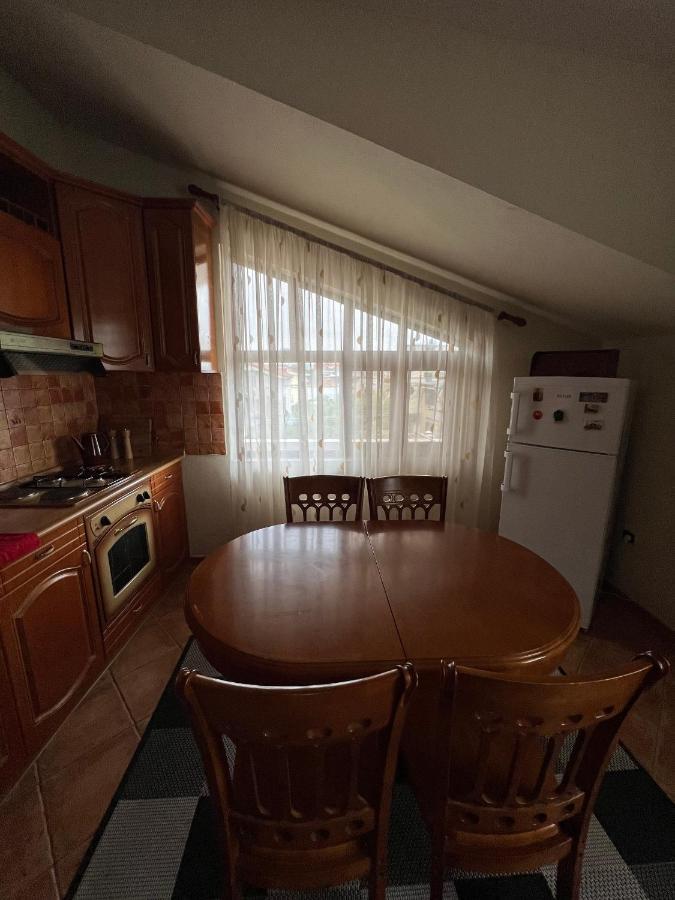 Villa Sokoli, Enjoy Sunset At This Spacious Apartment Tirana Eksteriør billede