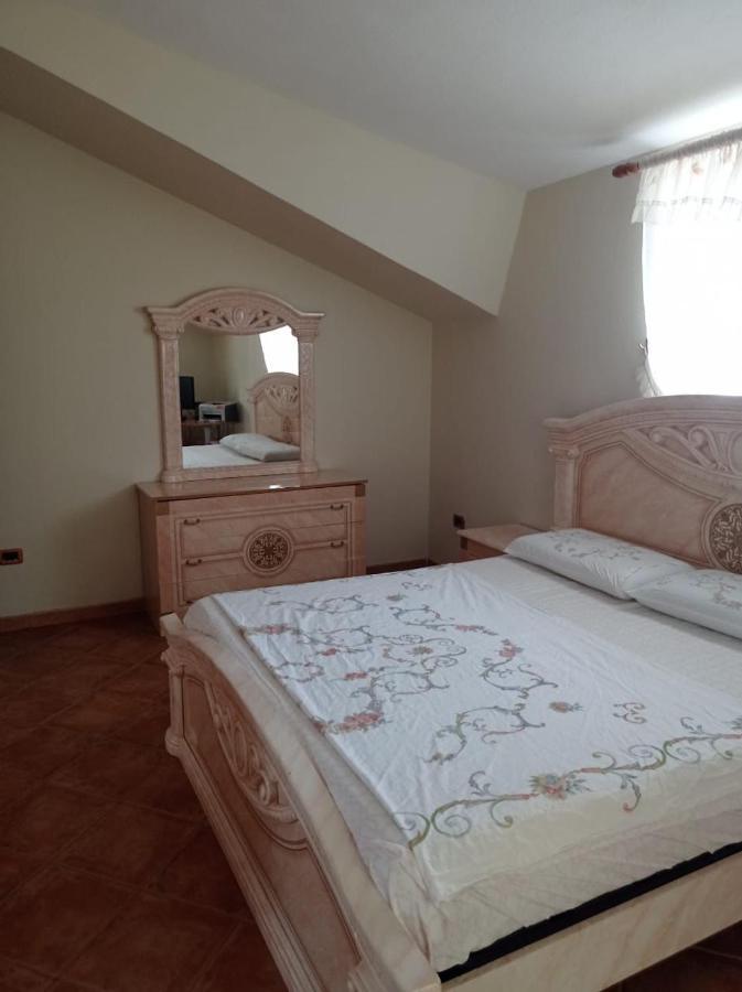 Villa Sokoli, Enjoy Sunset At This Spacious Apartment Tirana Eksteriør billede